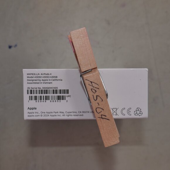 Genuine Brand New APPLE AirPods 4 Without Noise Cancellation MXP63LL/A New - Picture 9 of 9